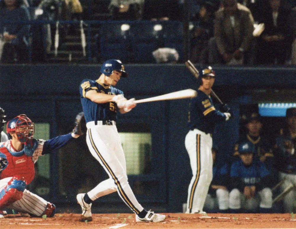 95年、日本シリーズ第5戦でシリーズ初本塁打を放つオリックス時代のイチロー