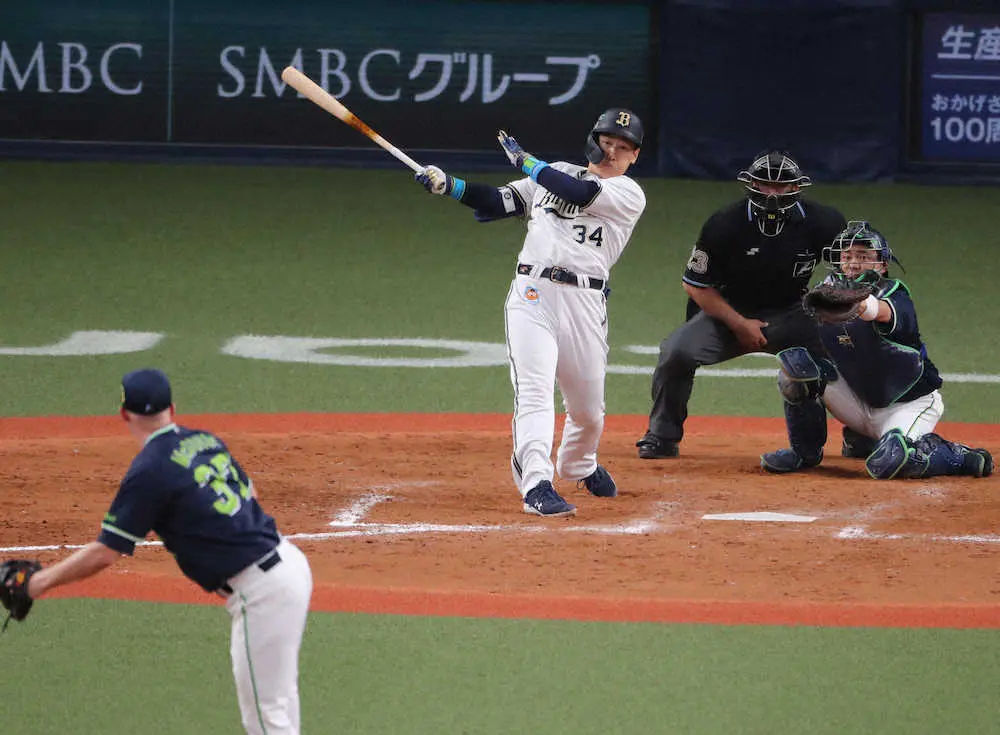 【画像・写真】＜オ・ヤ＞9回、吉田正はサヨナラ打を放つ（撮影・大森　寛明）