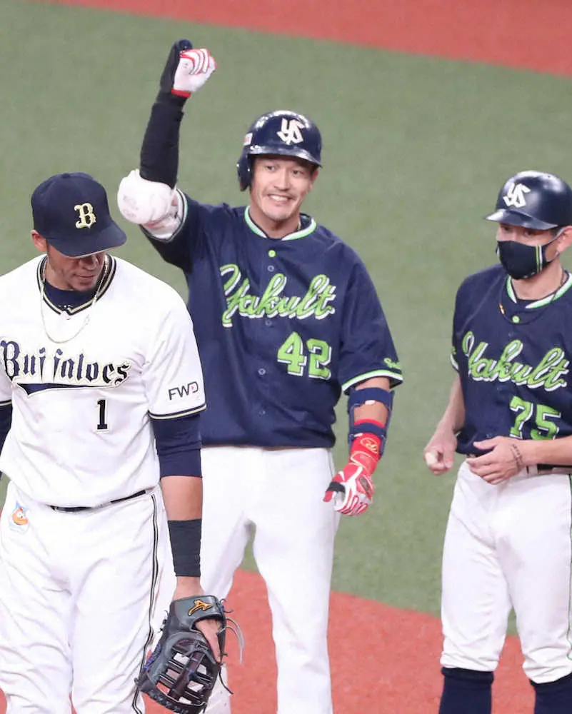 【画像・写真】ヤクルト・坂口が存在感示した！古巣ファンからも拍手　近鉄、オリックスに在籍