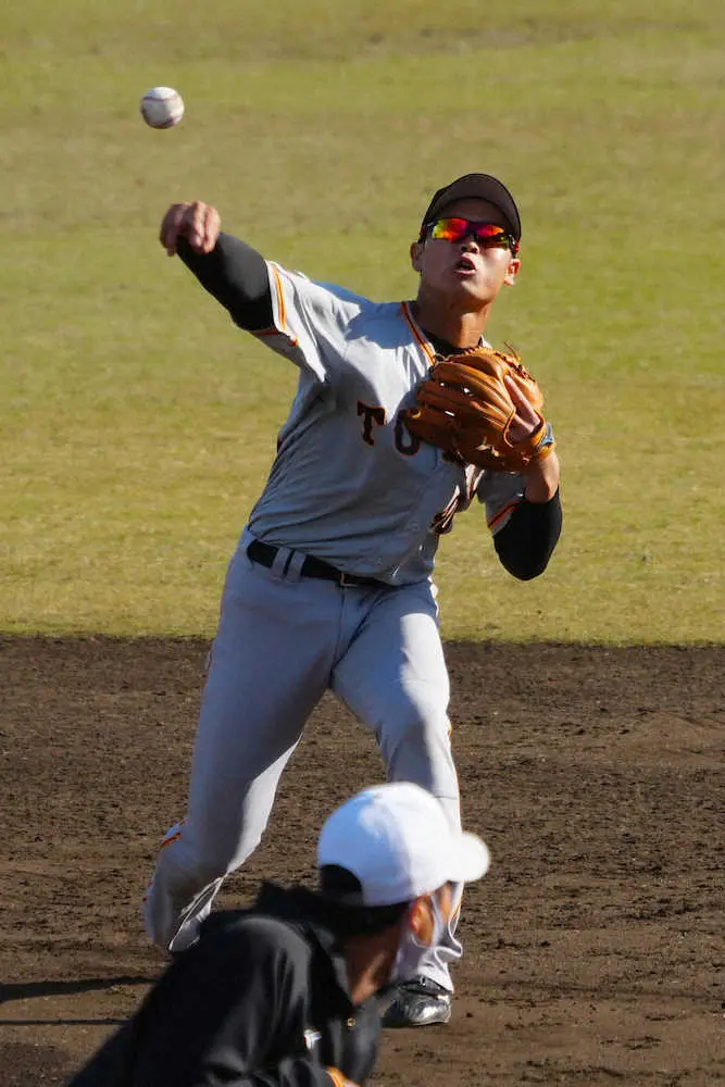 【画像・写真】巨人・中山打！湯浅打！広岡弾！今季最後の実戦でポスト坂本へアピール合戦
