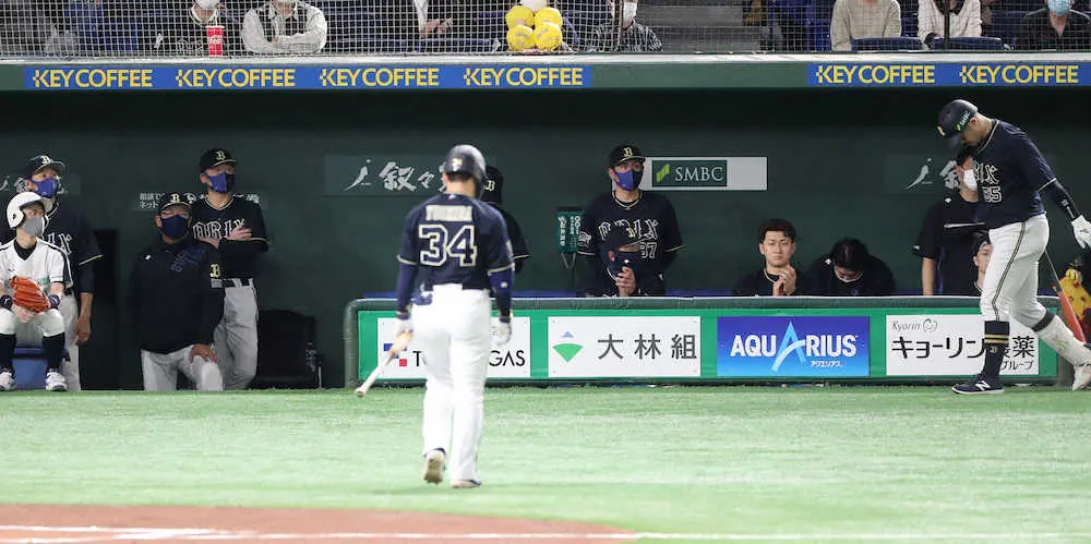 【画像・写真】オリックス・中嶋監督「ボールを速く見せる術、打ち取る術は、さすが」　石川の老練な投球に舌まく