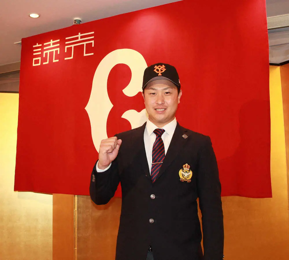 【画像・写真】巨人育成3位・亀田が仮契約　「誰かの憧れになれるような選手になりたい」