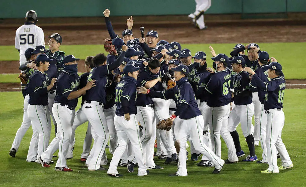【画像・写真】日本一決定戦最長の5時間　前年最下位チームのシリーズVは61年ぶり2チーム目