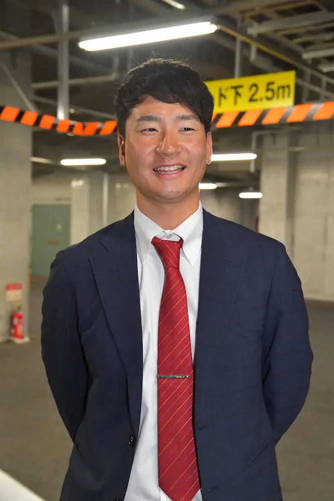 【画像・写真】広島・島内　800万円増の2400万円で更改「1年間通してセットアッパーを」