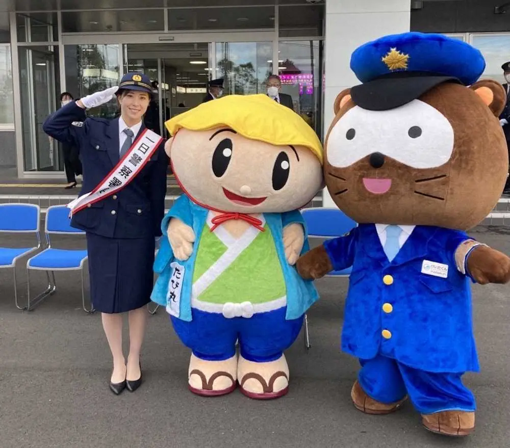 【画像・写真】滋賀県草津警察署で一日署長を務めた高塚南海（タイガースWomen提供）