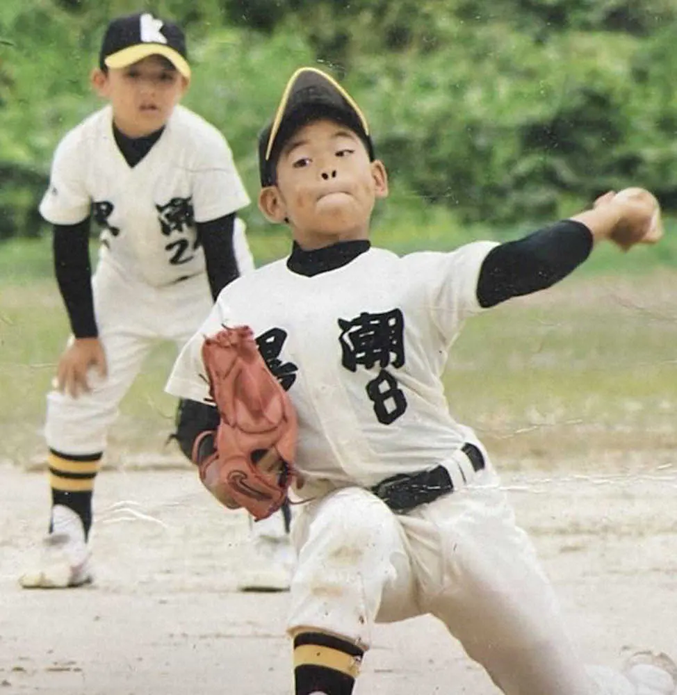 小6時の鈴木勇斗。小3から「串木野黒潮」で野球を始めた（提供写真）