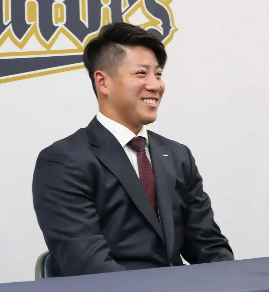 【画像・写真】オリックス・来田　笑顔の300万円増更改　2年目ブレークへ相思相愛「吉田正塾」への入門も明かす