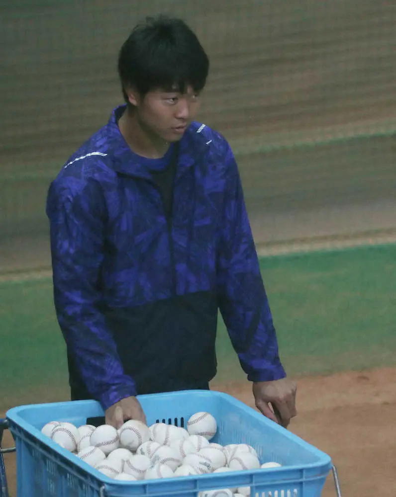 【画像・写真】中日・高橋宏　福谷のススメで読書トレ「人に流されやすく、何でもやろうとしてしまう性格を変えたい」