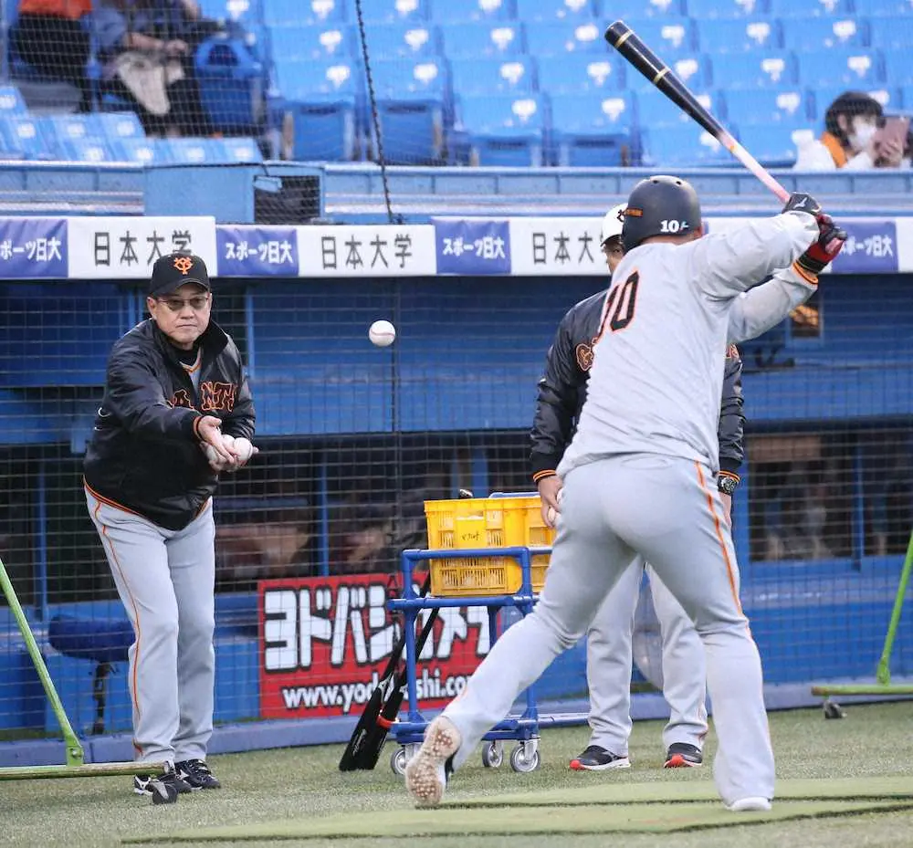 【画像・写真】1億9000万円減の巨人・中田翔「また一から」自主トレは秋広らと「一緒に苦しみながらやりたい」