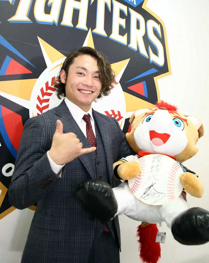 【画像・写真】日本ハム伊藤大海2600万円増の年俸4100万円で更改　NGワードに困惑…　長髪はワケあって切る?