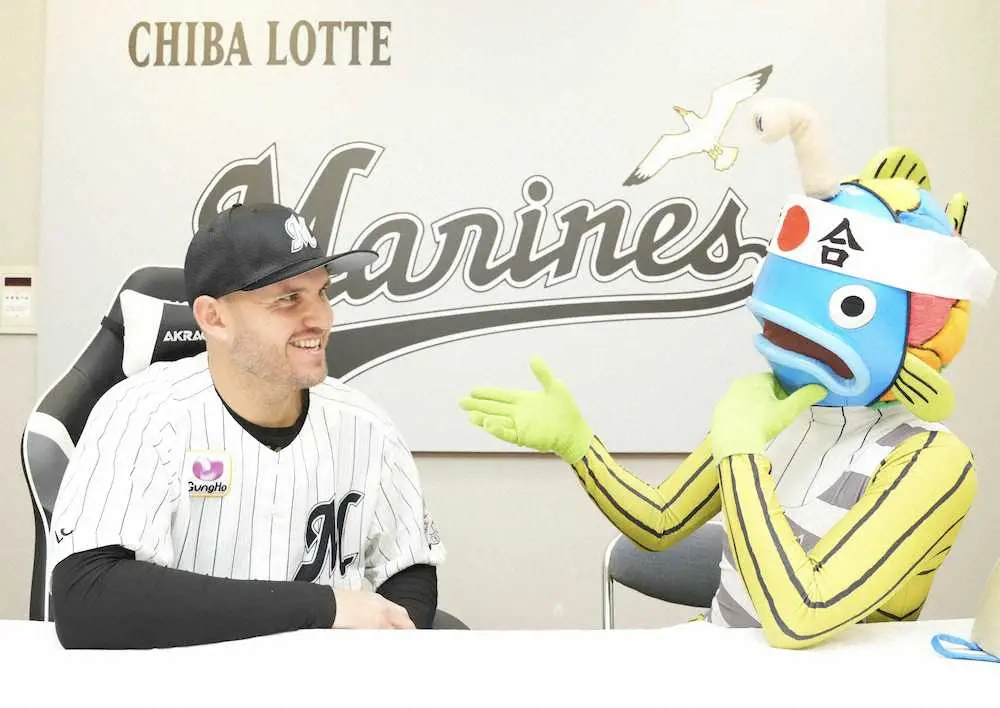 【画像・写真】謎の魚引退のネタつかんでいた？ロッテ・レアードが極秘対談　爆笑トークを独占公開