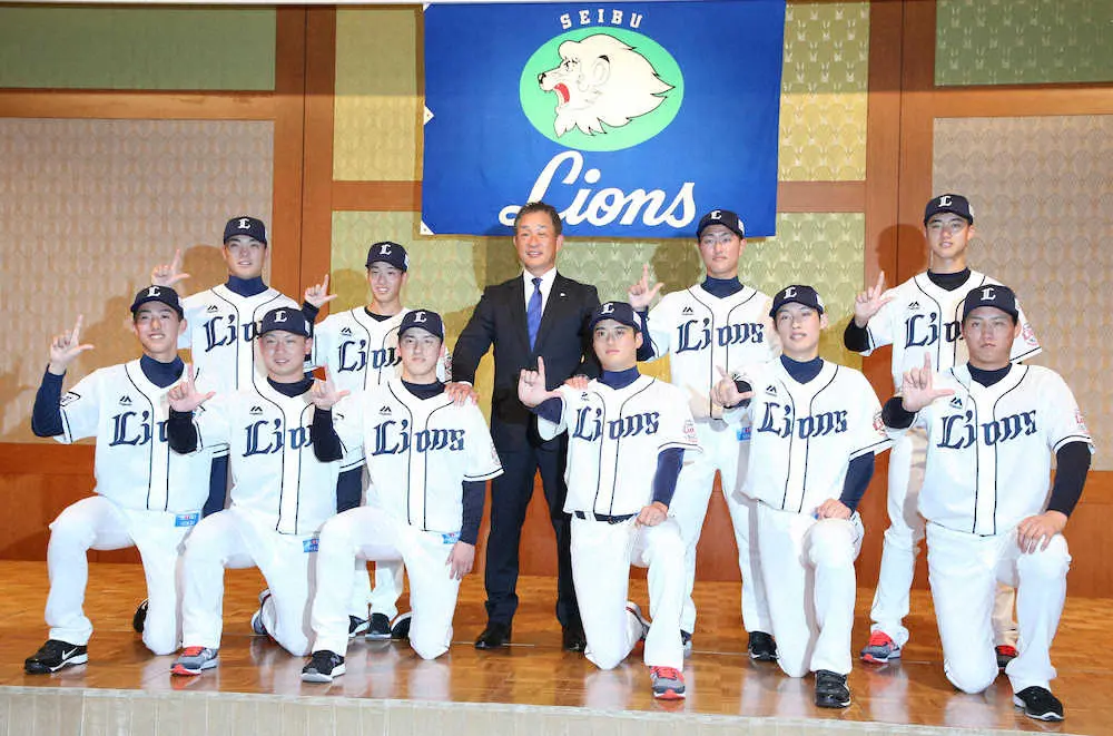 【画像・写真】西武ドラ1左腕・隅田　背番16で“先輩”雄星ばり活躍誓う「タイトル総なめできるように」