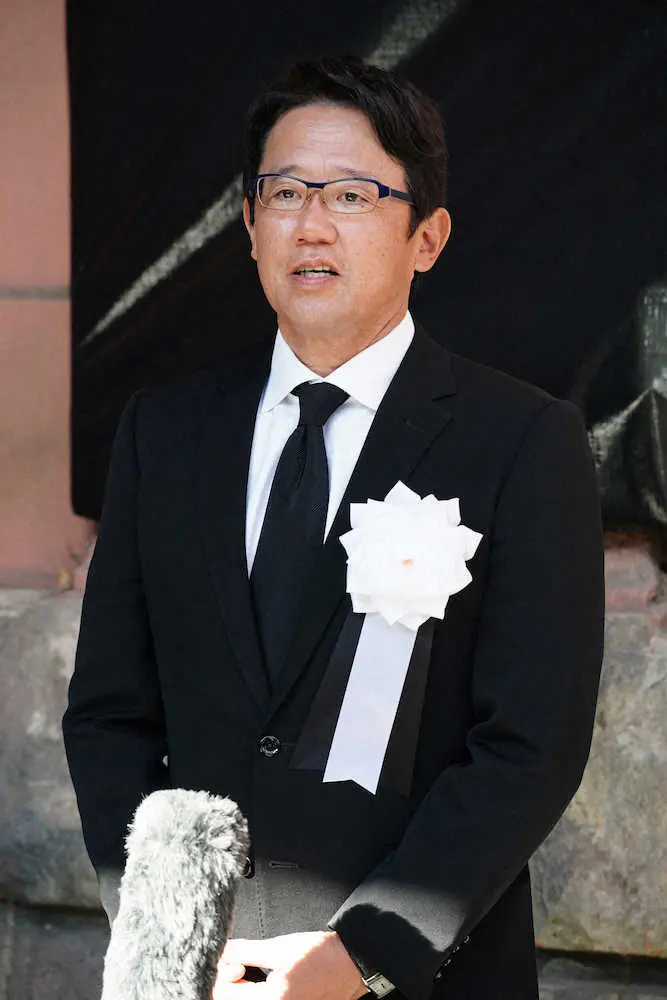 【画像・写真】古田敦也氏　恩師ノムさんへ弔辞　「時に厳しく、時に厳しく、そしてずっと厳しい指導だった」