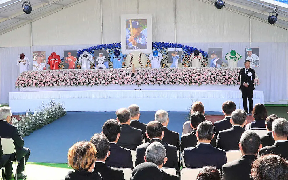 【画像・写真】阪神・克則コーチが親族代表あいさつ「父が残した多くの言葉、全て受け継ぎ次の世代へ伝えていきたい」
