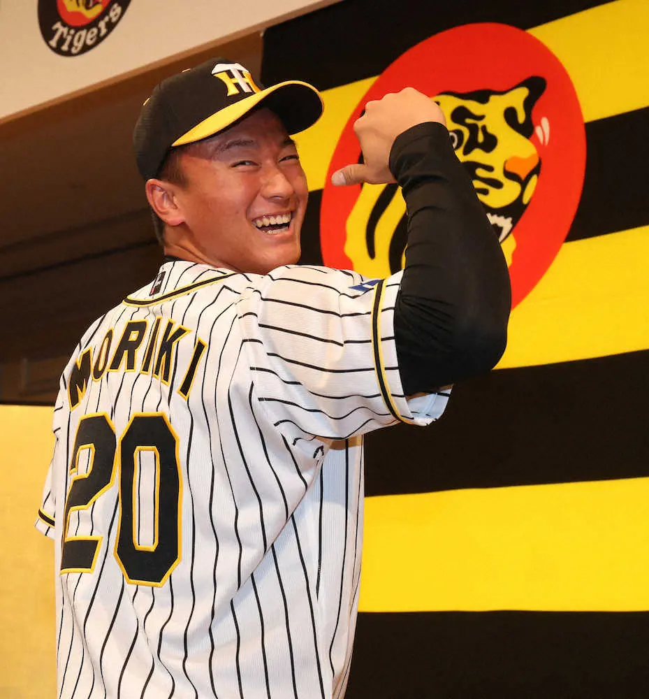 【画像・写真】阪神ドラ1・森木「原点番号20」背に“大谷流”で世界一宣言「投げる打つ走る、野球全部やっちゃいます」