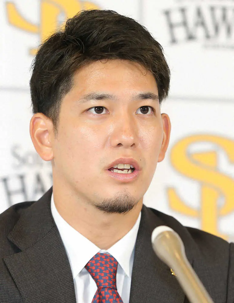 【画像・写真】ソフトバンク栗原　3600万円増でサイン　福井に帰って「8000万円分のカニ食べたい」