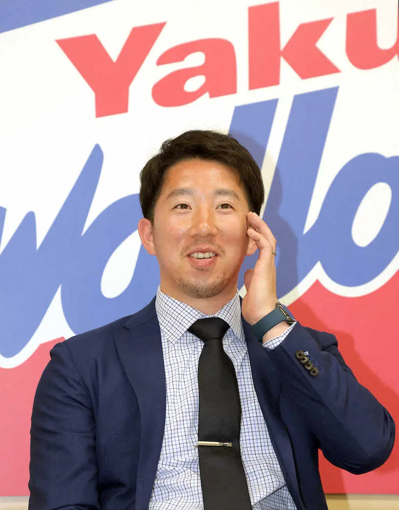 【画像・写真】ヤクルト・今野　4倍増の年俸3200万円でサイン「正直びっくり。見合う成績を」