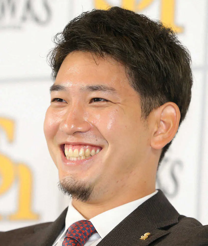【画像・写真】ソフトB・栗原　来季外野手登録でギータ&吉田正級の「3割2分、25本」狙う　3600万円増で更改