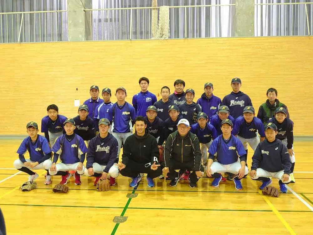 地元・福島県の喜多方市で野球教室を行った巨人・矢貫3軍投手コーチ※写真撮影時以外はマスク着用
