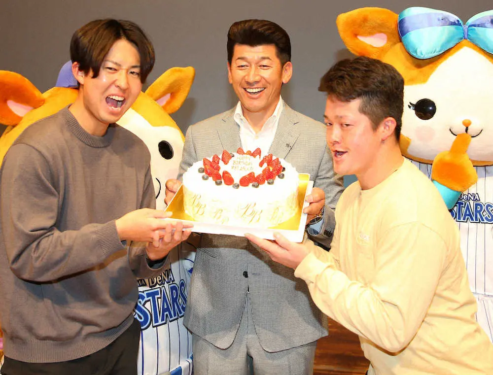 【画像・写真】DeNA・牧が三浦監督に直球質問　「一番ヤバかったホームランは？」　指揮官は伝説の被弾を挙げる