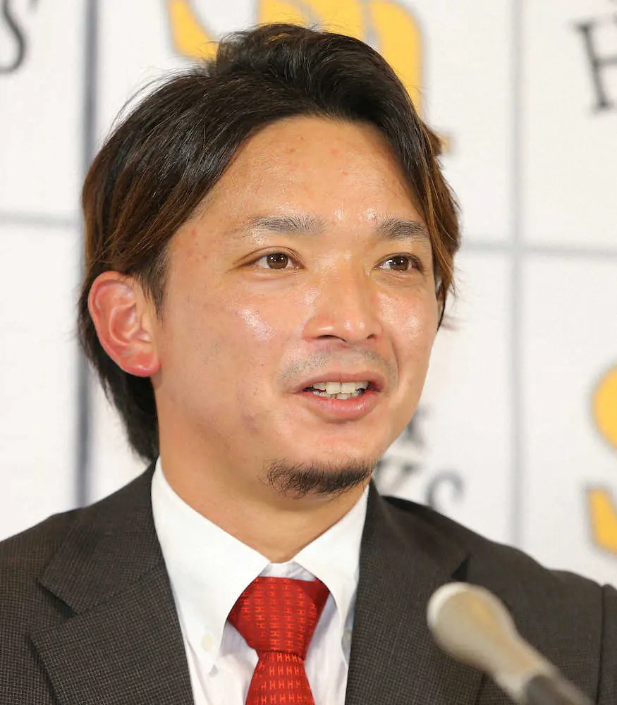 【画像・写真】ソフトバンク東浜　1000万円減8000万円でサイン「苦しいシーズンだった」