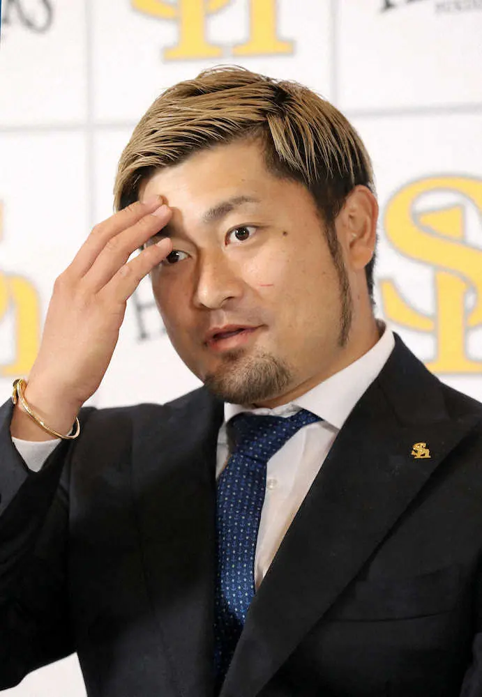 【画像・写真】ソフトバンクの守護神、森唯斗　9回も魚も貝も守る　登板数に応じ稚魚と稚貝を放流