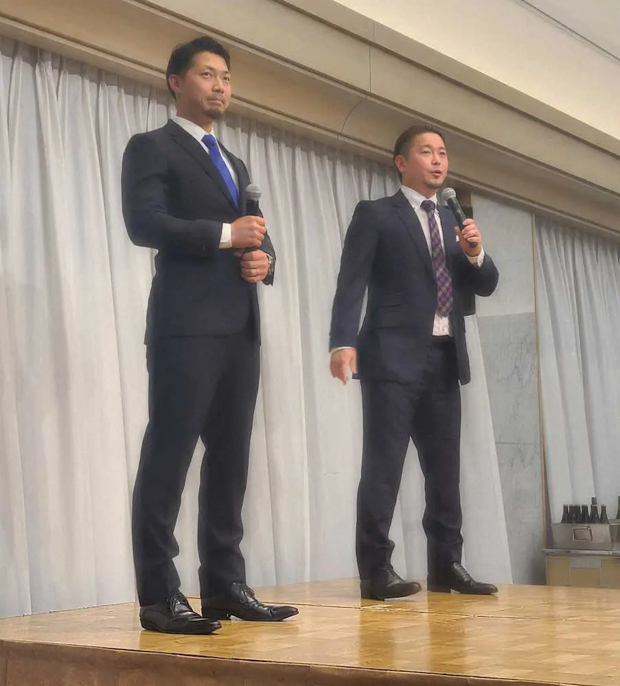 【画像・写真】西武　岡田＆熊代がトークショー　熊代はスローガンをもじって「チェンジアップを磨きたい」とボケる