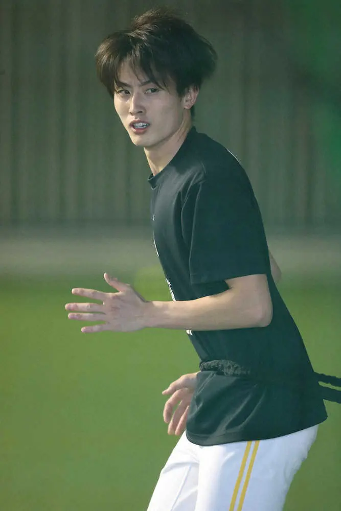 【画像・写真】ソフトバンク・周東　来季は数にこだわらず一盗入魂で成功率100％に近づける！