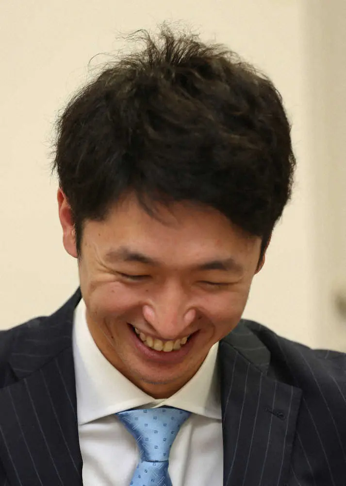 【画像・写真】阪神・近本　虎党の質問に答えます　故郷・淡路島には「実家に寄らずに、散髪しに行くだけの時もあります」