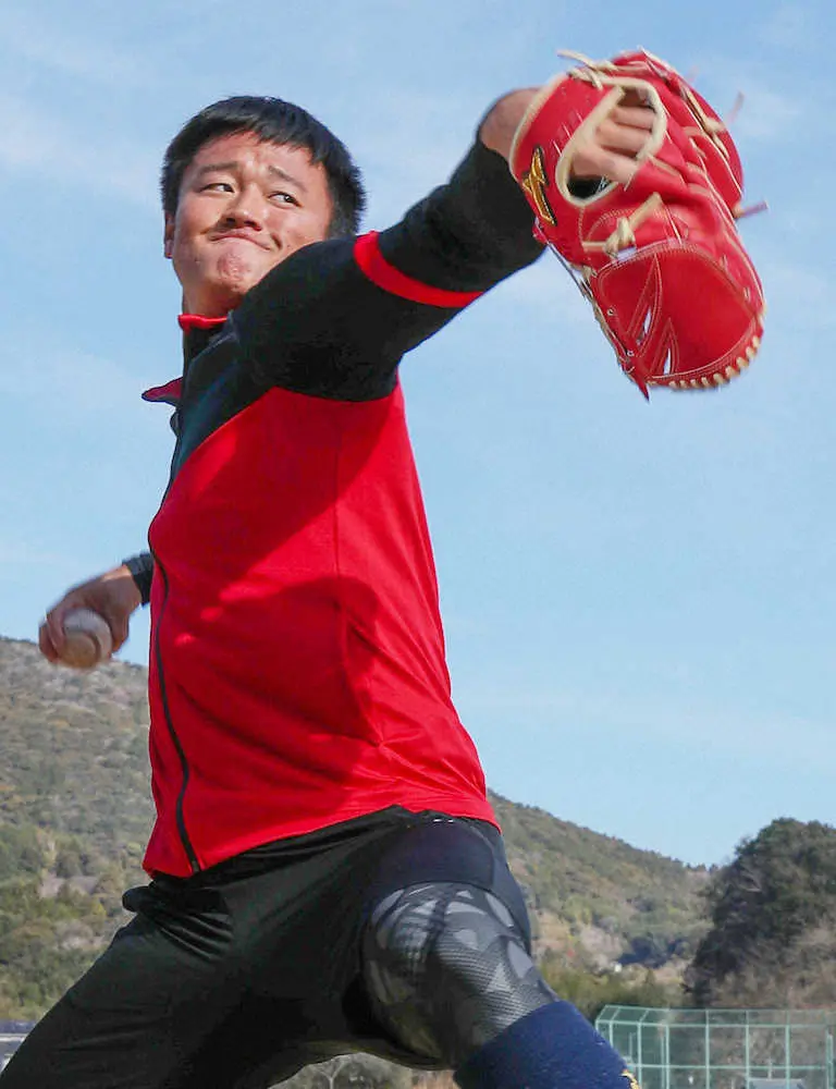 赤いグラブでキャッチボールをする阪神 森木 スポニチ Sponichi Annex 野球