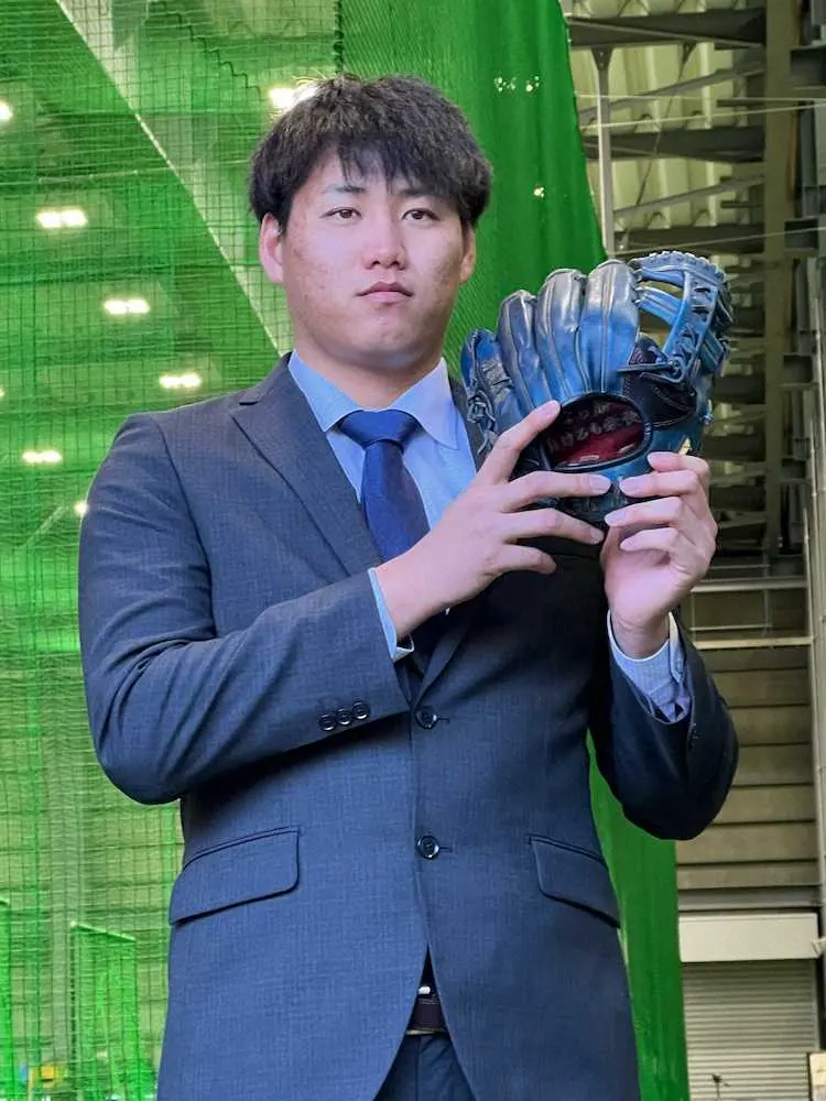 【画像・写真】西武ドラ6・中山　増量105キロで入寮　12球団の新人一番乗り　おかわりらと重量打線形成だ