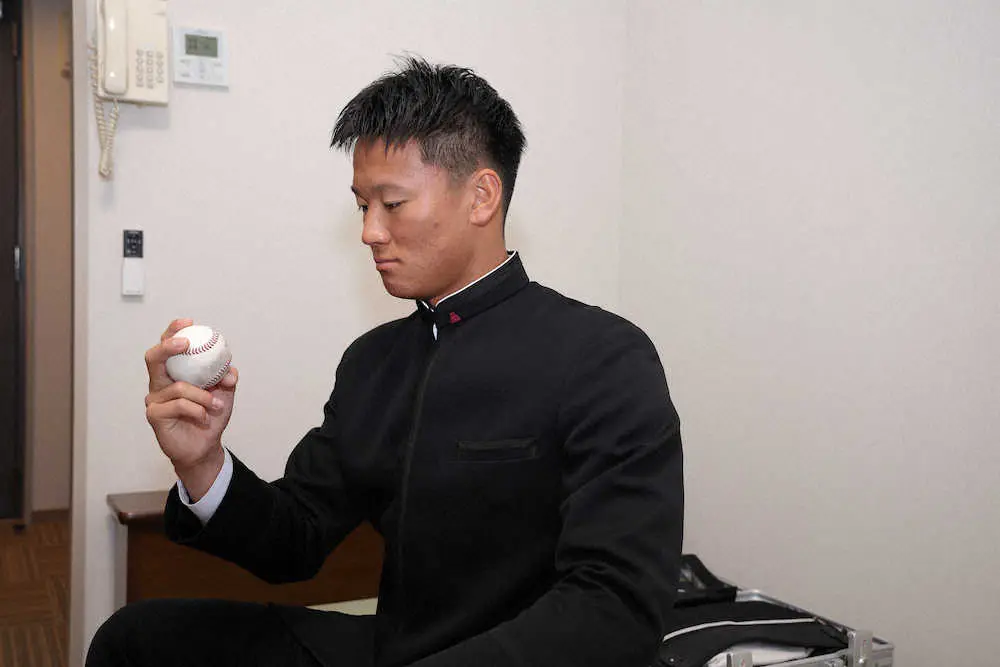 【画像・写真】阪神ドラ1・森木「悔しさ忘れない」敗者のボール持参で入寮　昨夏高知大会決勝で球審から渡された“原点”