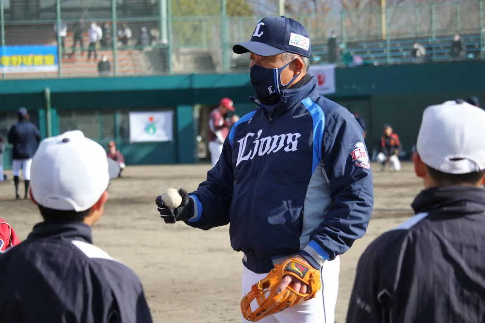 西武 辻監督を育てた お兄ちゃんたち とのキャッチボール スポニチ Sponichi Annex 野球
