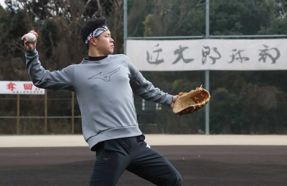 【画像・写真】2年目の飛躍へ　阪神・佐藤輝が新年の誓い　「ホームラン100発」と「甲子園でお立ち台に10回立つ」