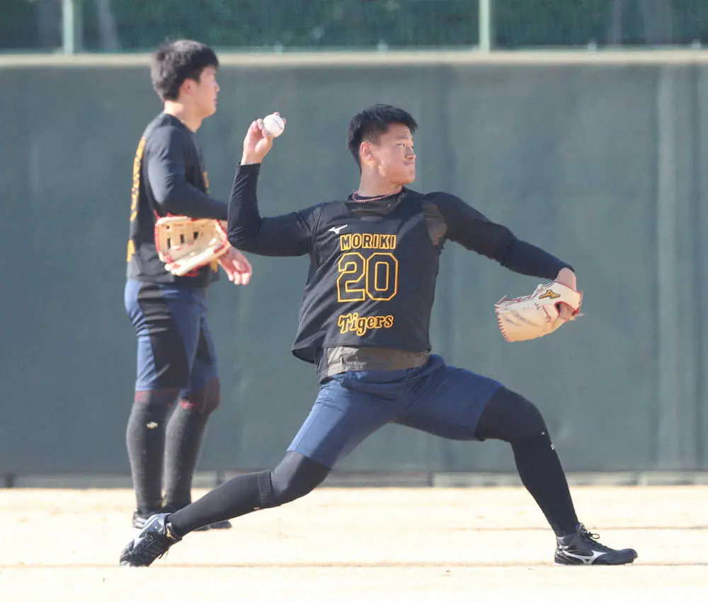 【画像・写真】阪神・森木「終わりにも近づいているという」矢野監督の訓示に決意新た　新人合同自主トレ初日