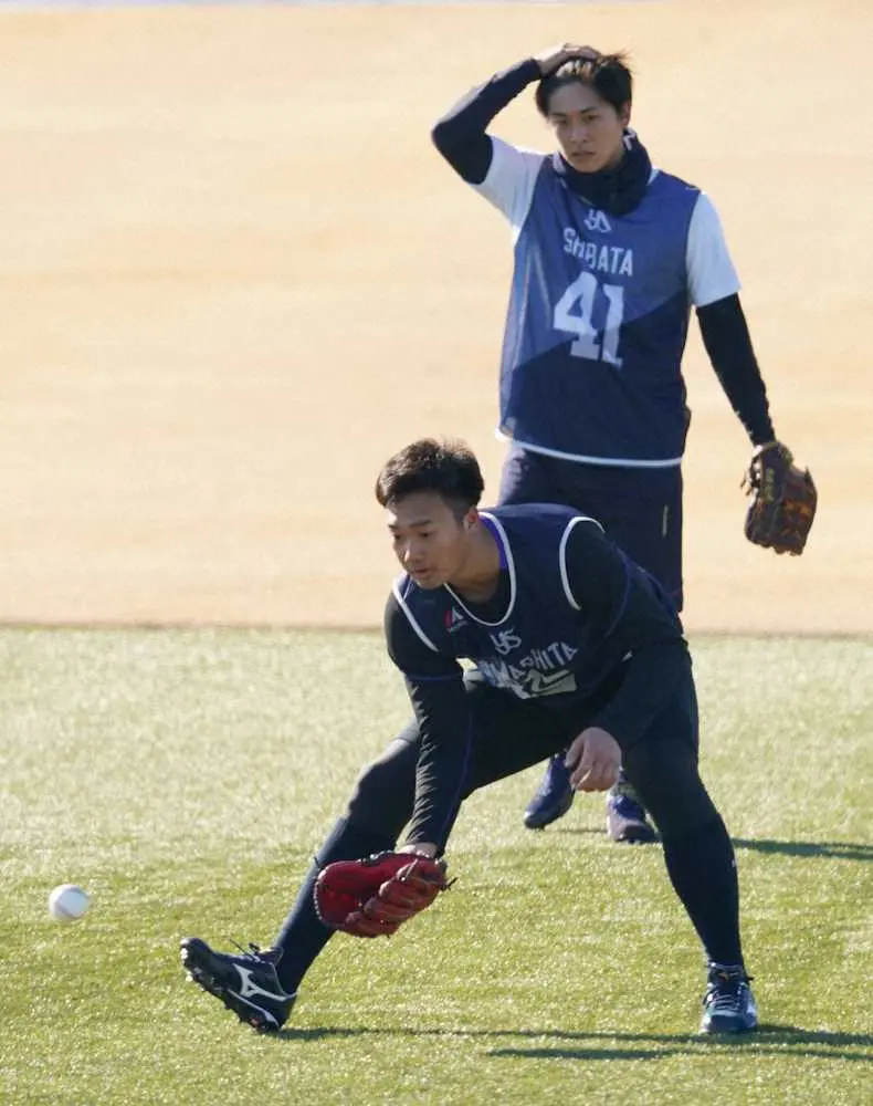 【画像・写真】ヤクルト新人合同自主トレスタート　ドラフト1位山下キャッチボール行わずも「焦らずゆっくり」