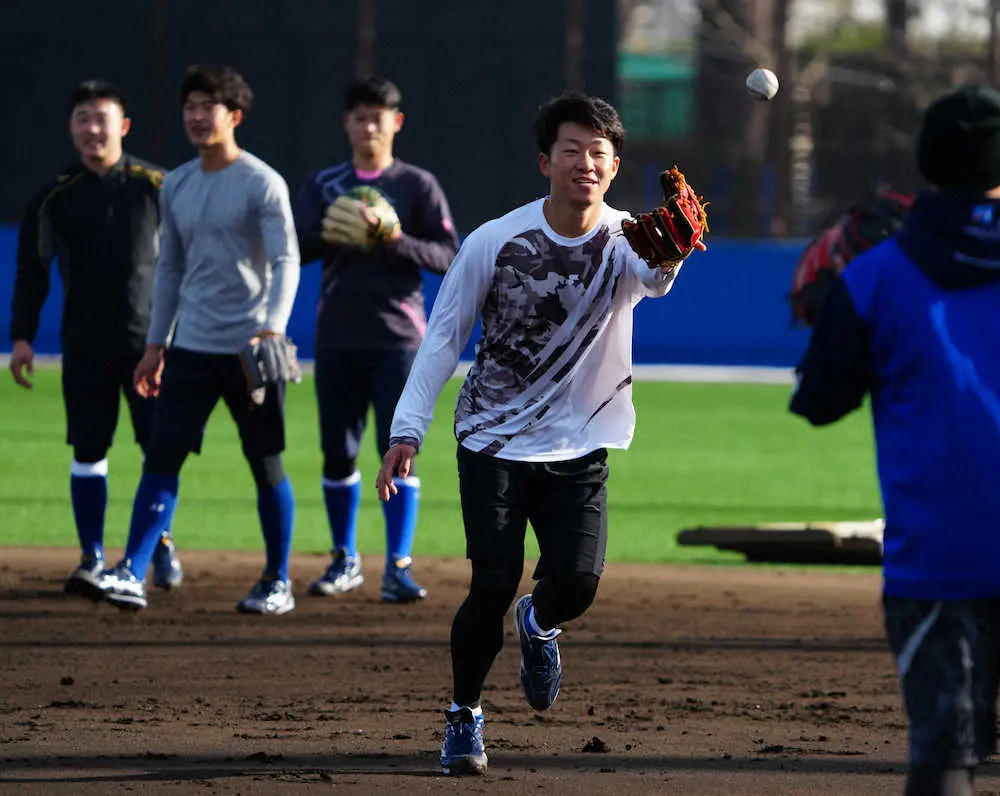 【画像・写真】DeNAドラ2・徳山　ドラ1・小園に愛のダメ出し「大げさです」