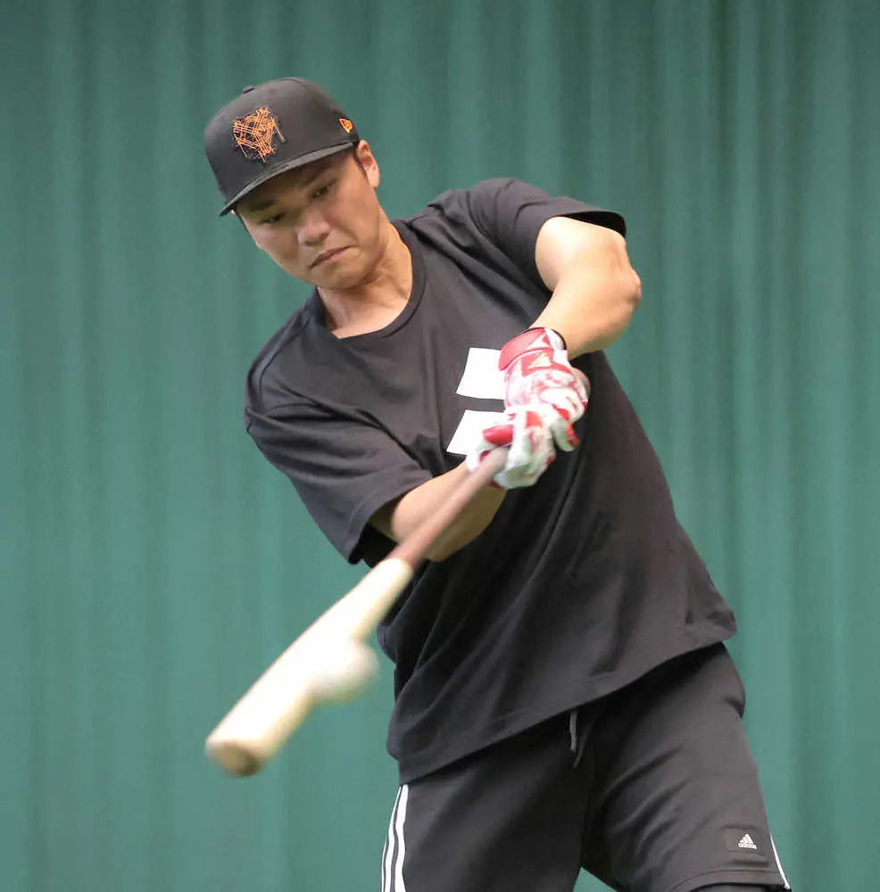 【画像・写真】巨人・坂本勇人　16年目シーズンへ体幹重視の自主トレ「一年間戦える体づくりを」