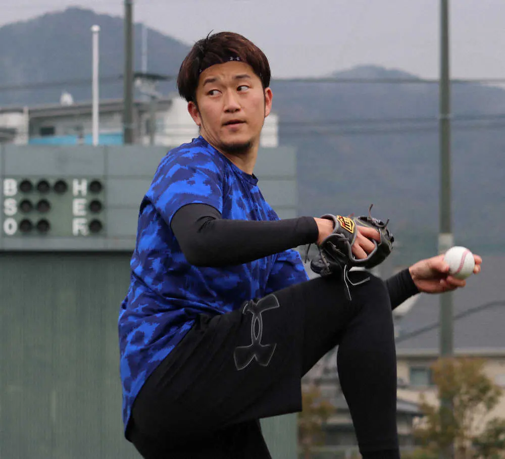 【画像・写真】阪神・岩貞「体の変化を物凄く感じる」　馬原孝浩氏に師事で進化手応え　他球団投手と合同自主トレ