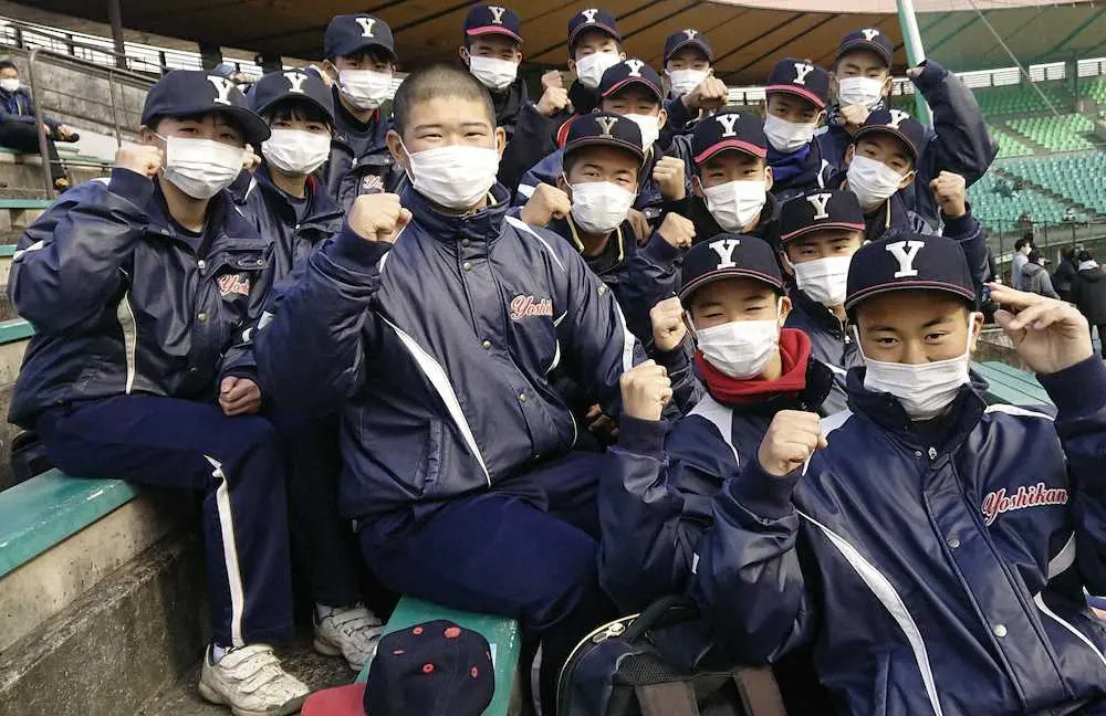 【画像・写真】甲斐の母校・楊志館の野球部員は先輩の自主トレを見て学んだ