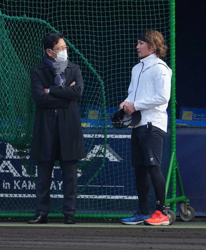 【画像・写真】栗山英樹氏　日本ハム新人13選手に講義「自分が信念を持ってどこへ進むのか」