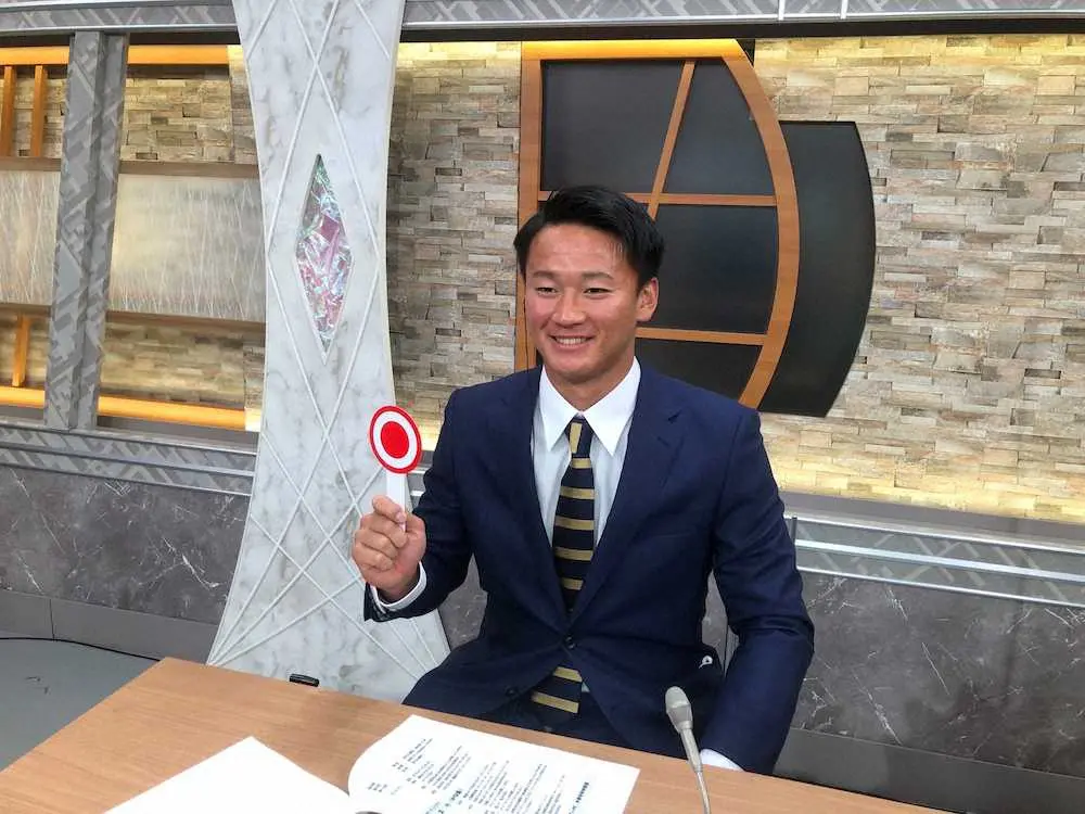 【画像・写真】阪神ドラ1・森木大智がテレビ生出演　「背番号以上の勝利を挙げられるように」