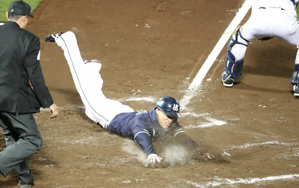 【画像・写真】ヤクルト・塩見泰隆　日本S第6戦で日本一決めたホームインは「テレビ映えを狙って…」