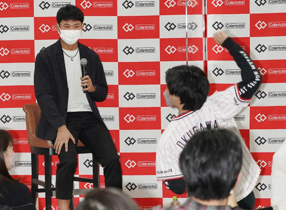 【画像・写真】ヤクルト・奥川、新庄監督からキャラお墨付き「話さなくていい。ニコニコしていればいいから」