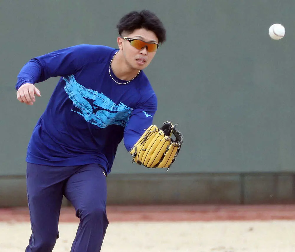 【画像・写真】阪神・島田　宜野座キャンプは4種類のバット持参　レギュラーを目指し試行錯誤繰り返す