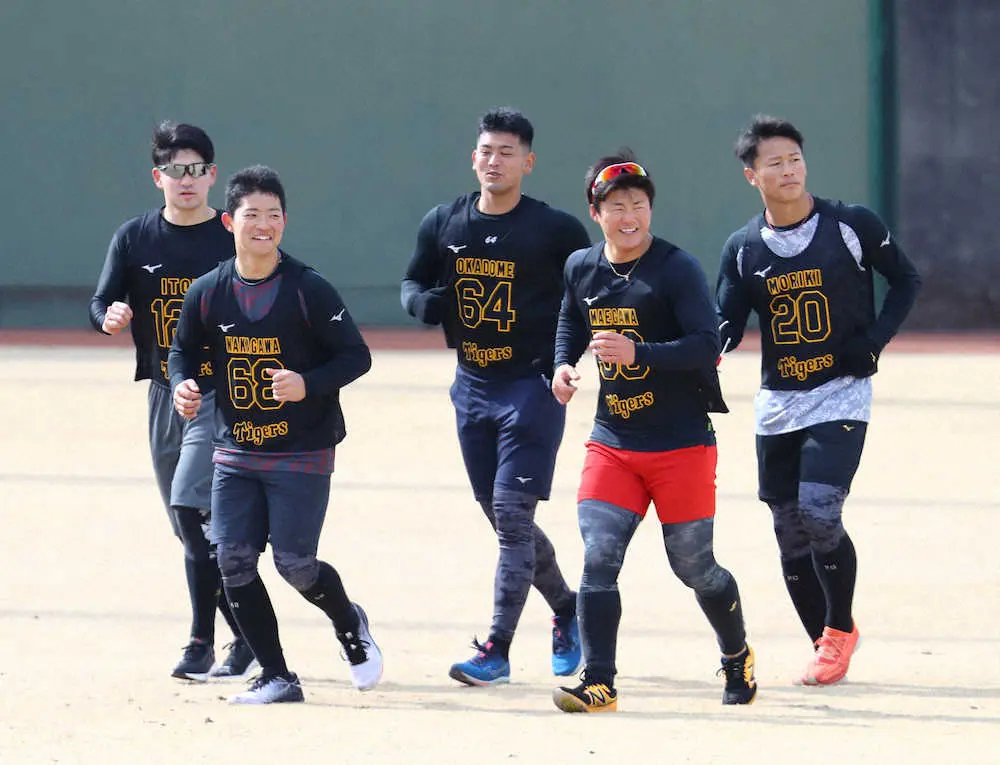 【画像・写真】阪神　新人合同自主トレを打ち上げ　1日にいよいよキャンプイン