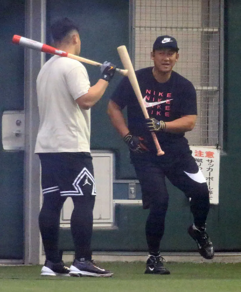 【画像・写真】巨人・岡本和「聞き魔」に！「技術も全然違う。恵まれた環境」