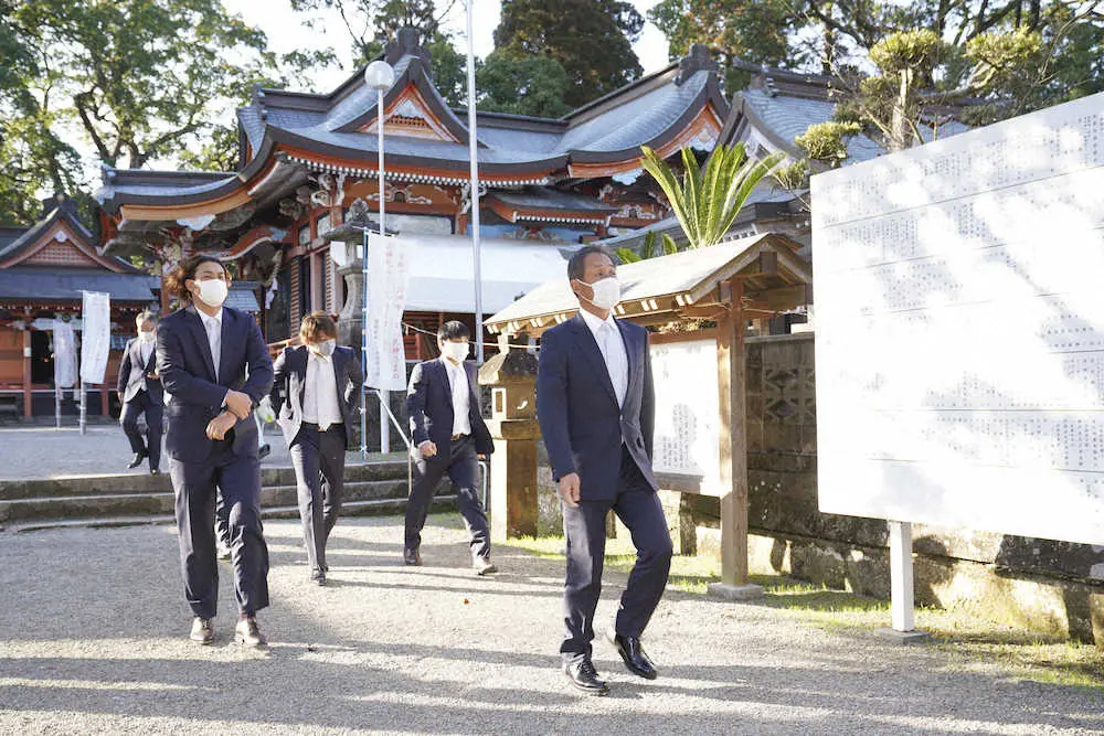 【画像・写真】西武・高橋がフォーム改造　2・1キャンプインに向け「お楽しみにしておいて」