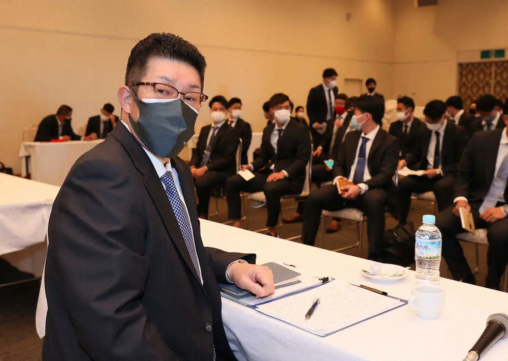 【画像・写真】広島・佐々岡監督　コロナ禍で1軍メンバー7人減、苦難のキャンプインも乗り越える！若ゴイの台頭に期待
