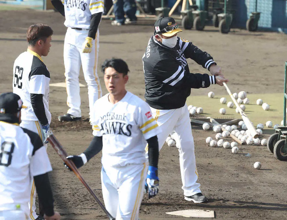 【画像・写真】【キャンプ初日監督語録】中日・立浪監督「へらへら笑いながらやっている選手は外すよ」　高津監督は不在